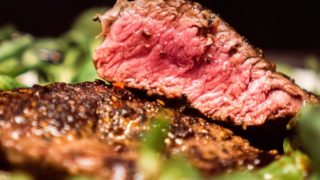アメリカでステーキを焼く